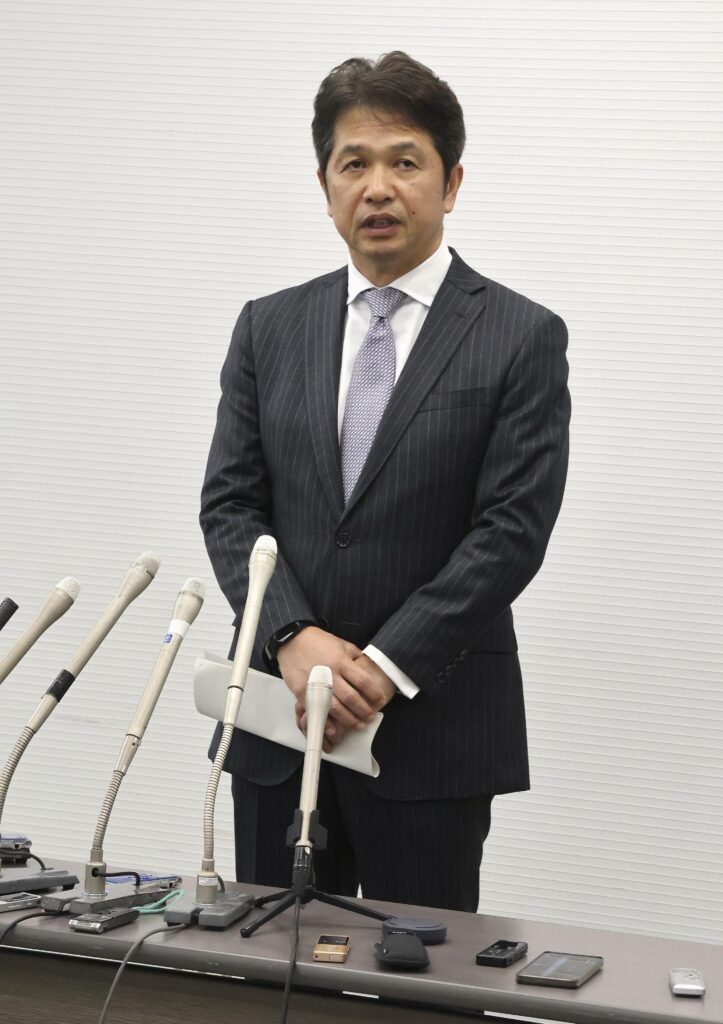 茨城県知事、パワハラ疑惑否定　週刊文春報道「事実と異なる」